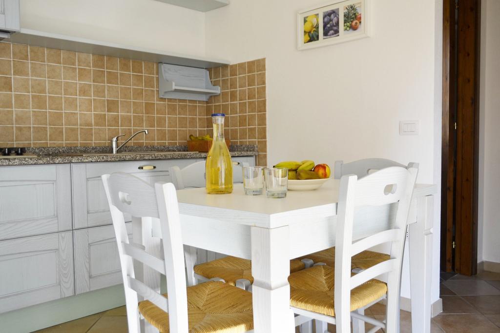 Gf Apartments La Vigna Бадези Стая снимка
